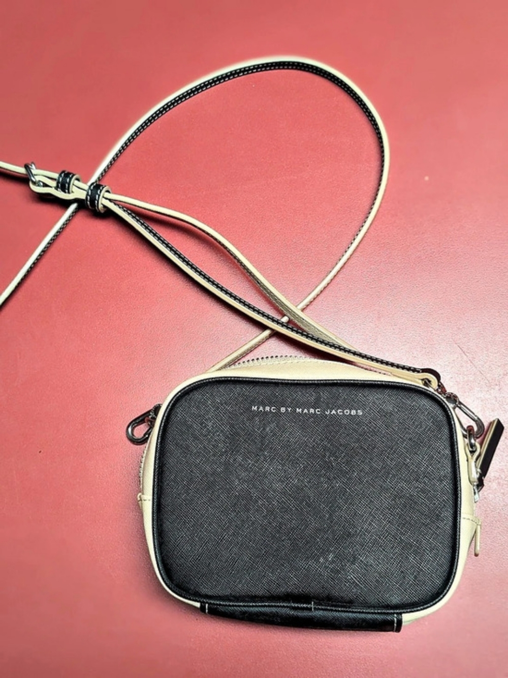 Marc by Marc Jacobs Sophisticato Colorblocked GG Cross-Body Camera Bag